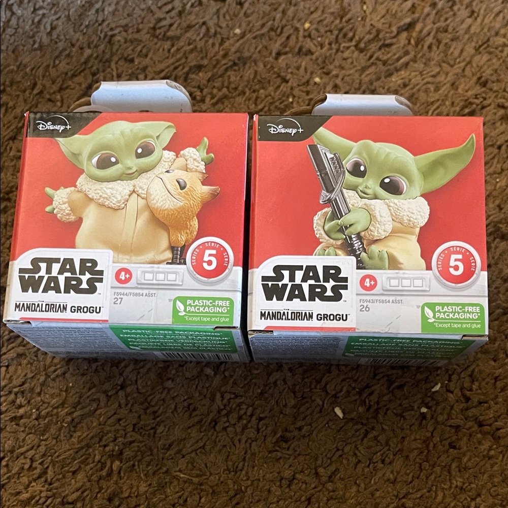 Star Wars Mandalorian Grogu Action Figure - Green and Tan